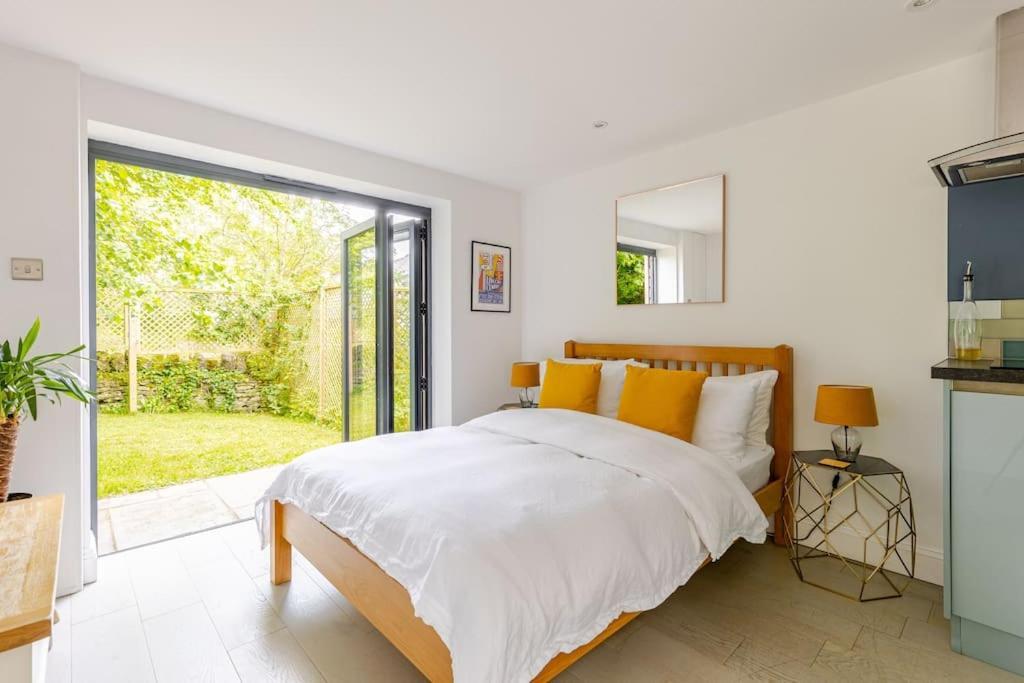 치펜햄 Cosy Cotswolds Retreat Near Bath & Castle Combe 아파트 외부 사진