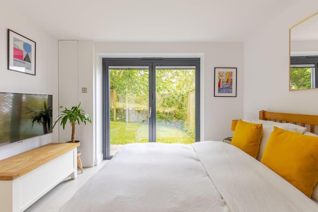 치펜햄 Cosy Cotswolds Retreat Near Bath & Castle Combe 아파트 외부 사진