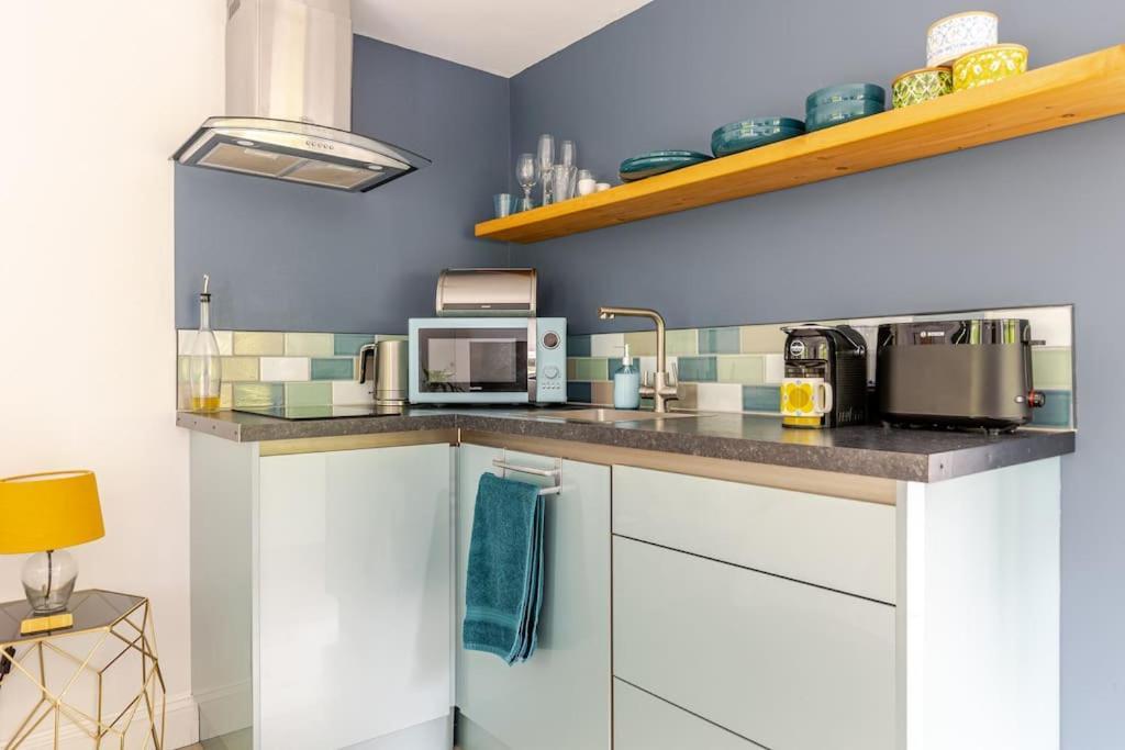 치펜햄 Cosy Cotswolds Retreat Near Bath & Castle Combe 아파트 외부 사진
