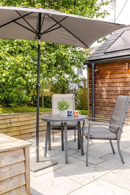 치펜햄 Cosy Cotswolds Retreat Near Bath & Castle Combe 아파트 외부 사진