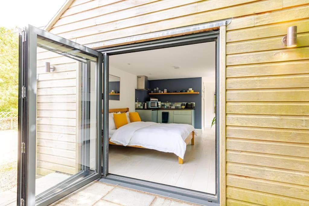 치펜햄 Cosy Cotswolds Retreat Near Bath & Castle Combe 아파트 외부 사진